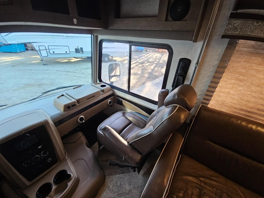 2019 Forest River 2019 Forest River Georgetown 3 Series - thumbnail 18