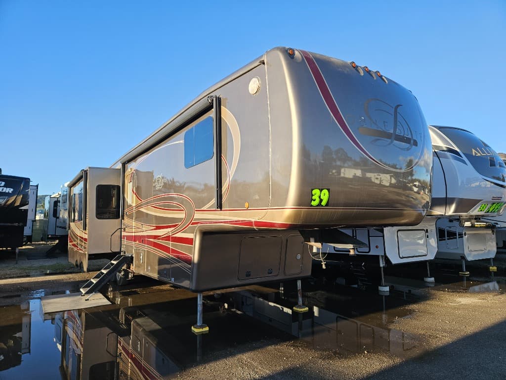 2016 DRV Mobile Suites Estates 39RESB3