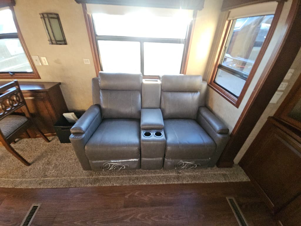 2016 DRV 2016 DRV Mobile Suites Estates - thumbnail 11