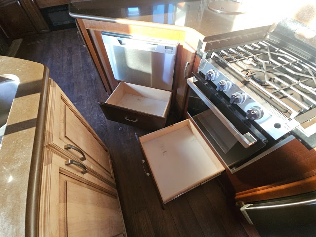 2016 DRV 2016 DRV Mobile Suites Estates - thumbnail 25