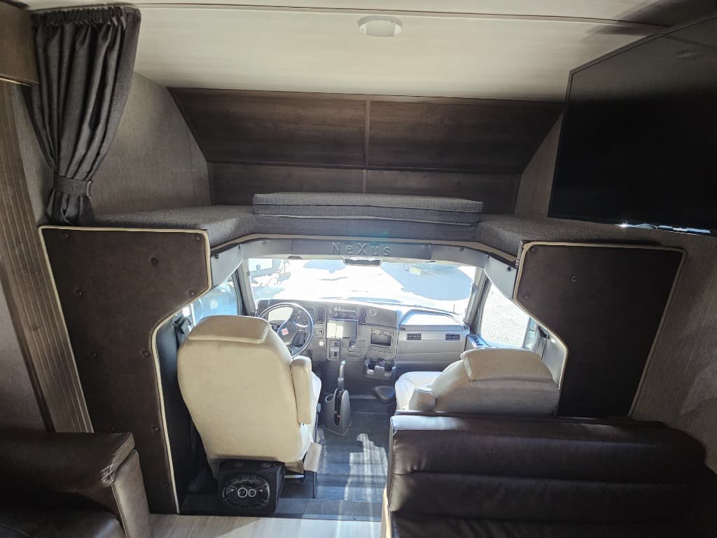 2022 NeXus RV 2022 NeXus RV Wraith - thumbnail 9