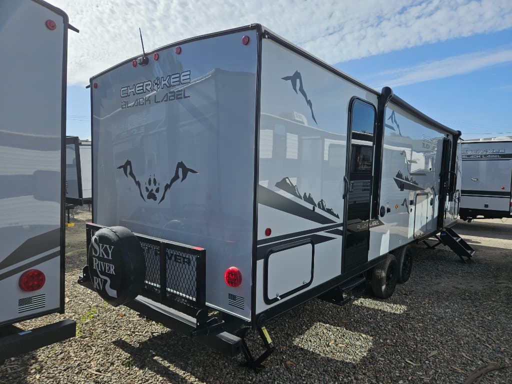 2025 Forest River 2025 Forest River Cherokee Grey Wolf Black Label - thumbnail 3