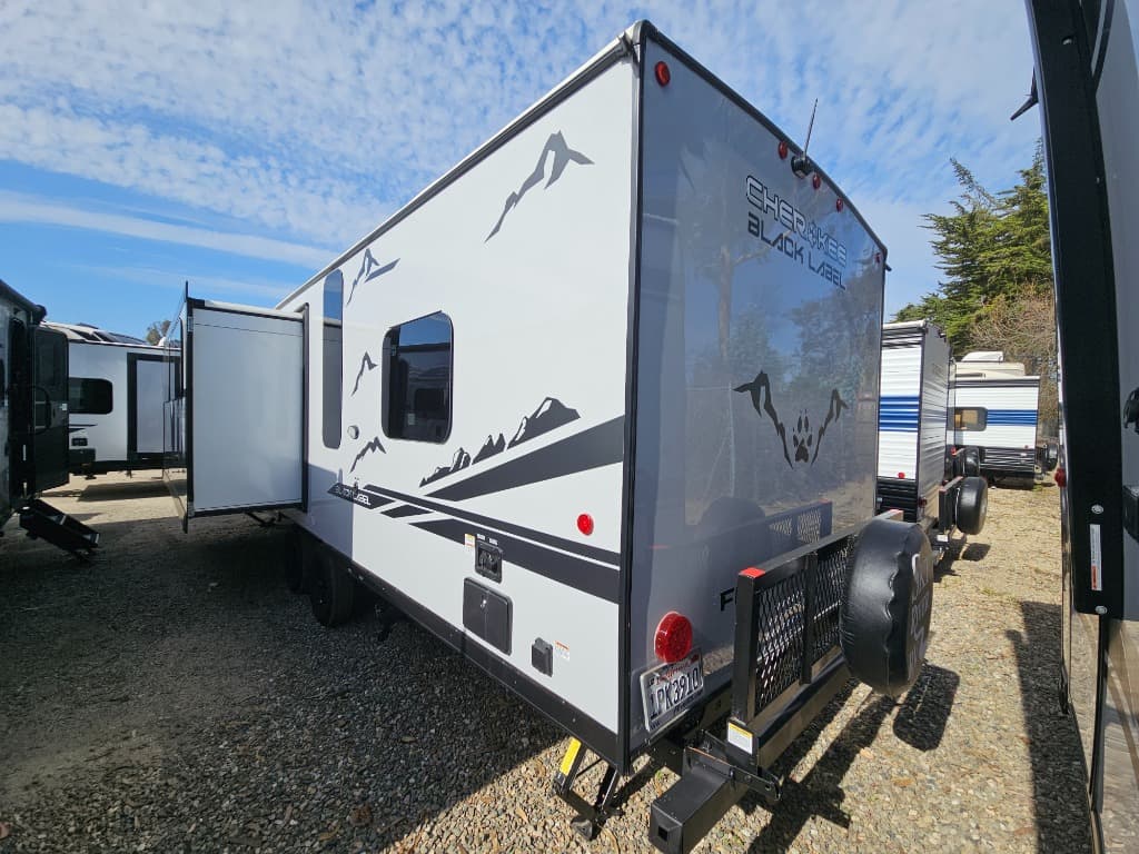 2025 Forest River 2025 Forest River Cherokee Grey Wolf Black Label - thumbnail 4