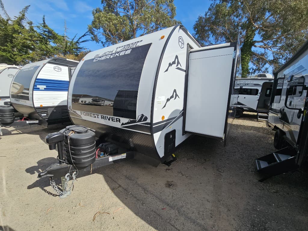 2025 Forest River 2025 Forest River Cherokee Grey Wolf Black Label - thumbnail 5