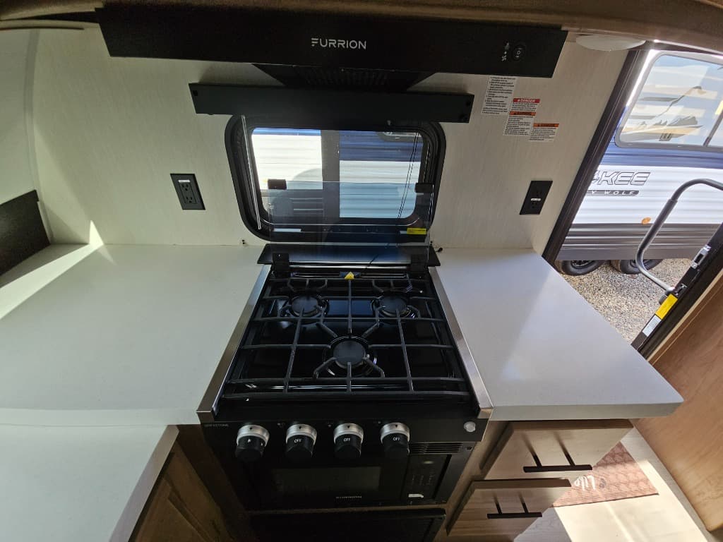 2025 Forest River 2025 Forest River Cherokee Grey Wolf Black Label - thumbnail 12