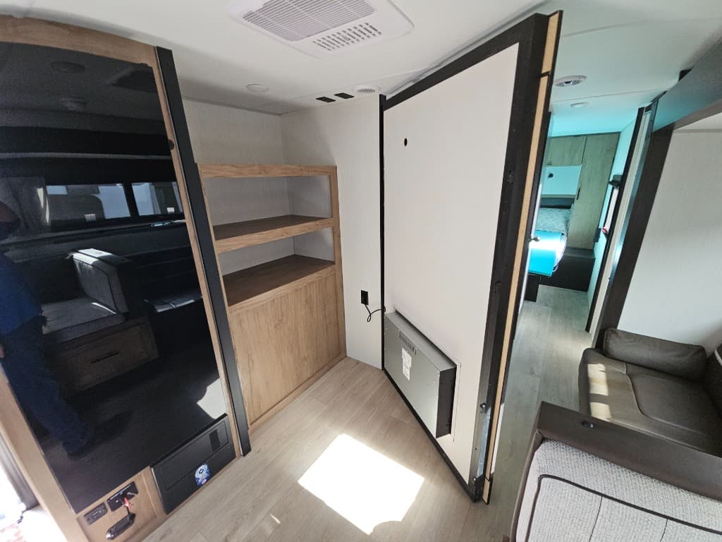 2025 Forest River 2025 Forest River Cherokee Grey Wolf Black Label - thumbnail 24