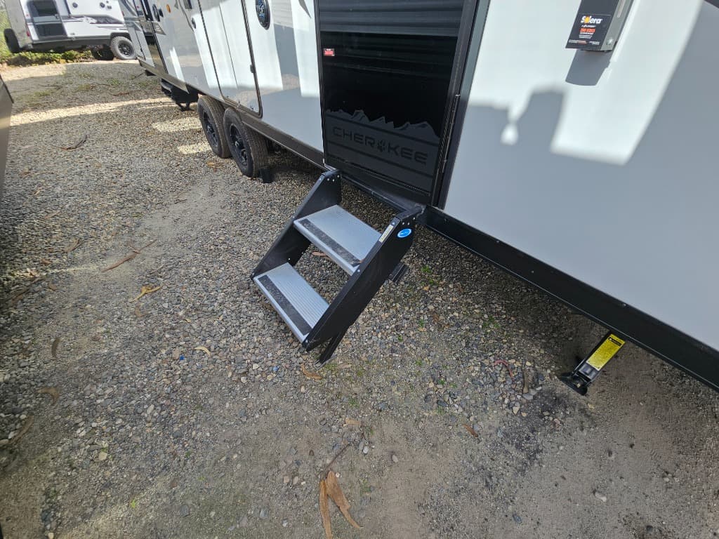 2025 Forest River 2025 Forest River Cherokee Grey Wolf Black Label - thumbnail 40