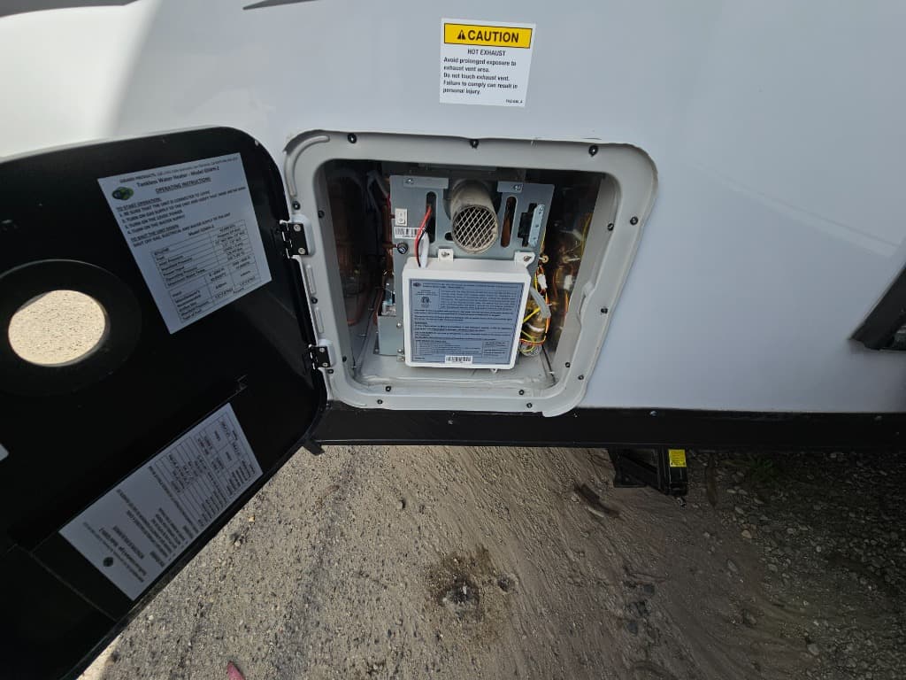 2025 Forest River 2025 Forest River Cherokee Grey Wolf Black Label - thumbnail 52