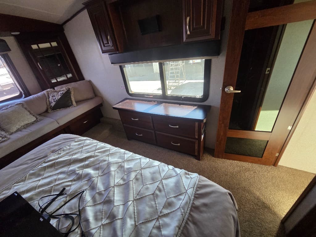 2018 Jayco 2018 Jayco Pinnacle - thumbnail 9