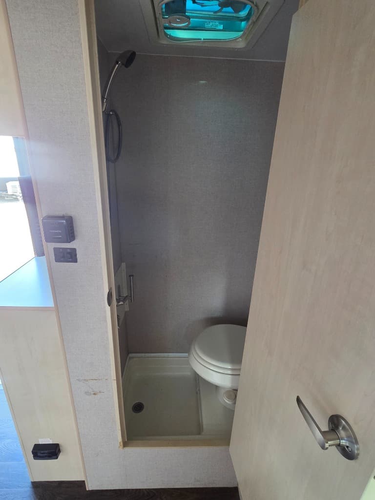 2019 Winnebago 2019 Winnebago Minnie Drop - thumbnail 11