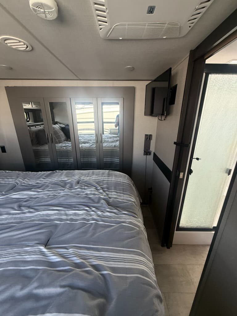 2020 Grand Design 2020 Grand Design Momentum - thumbnail 5