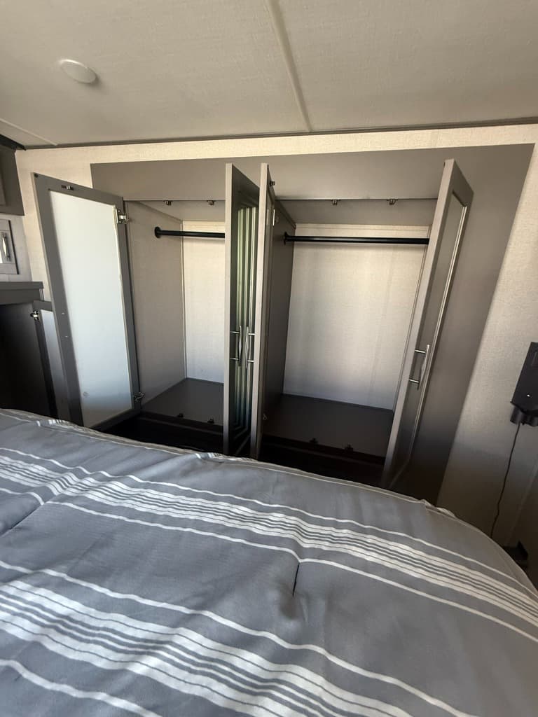 2020 Grand Design 2020 Grand Design Momentum - thumbnail 15