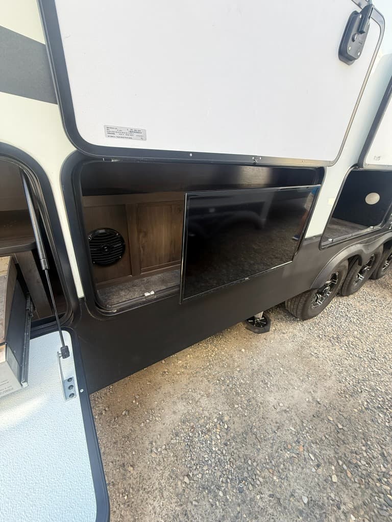 2020 Grand Design 2020 Grand Design Momentum - thumbnail 24