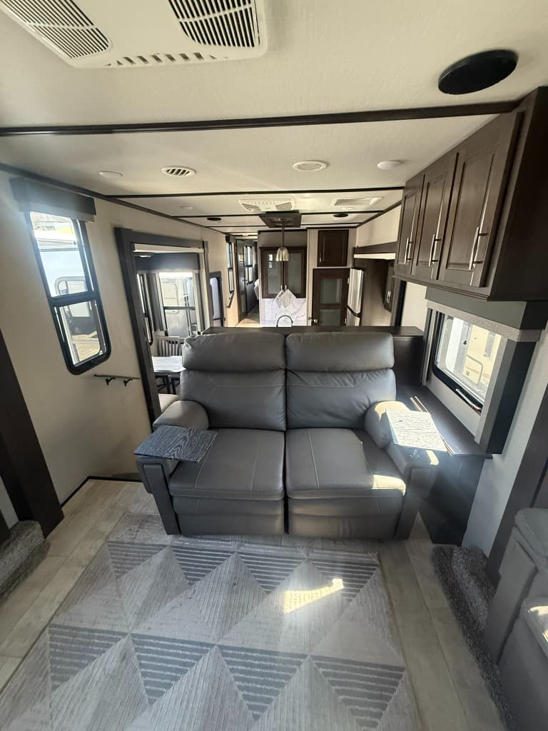 2020 Grand Design 2020 Grand Design Momentum - thumbnail 25