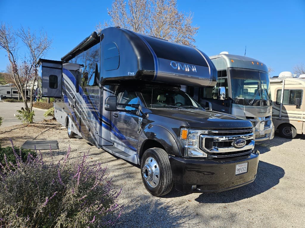 2024 Thor Motor Coach Omni XG32
