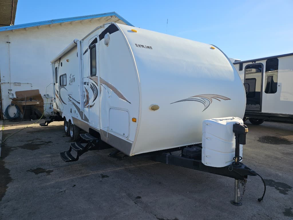 2011 Skyline Layton Joey 2601B