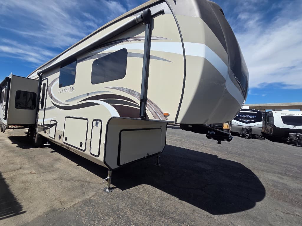 2018 Jayco Pinnacle 37RLWS